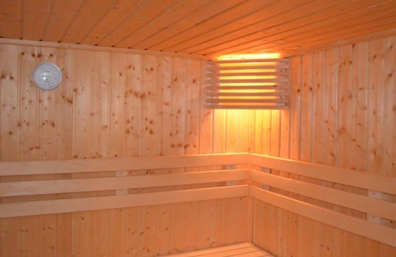 Installation d’un sauna ou d’un hammam : avantages et inconvénients